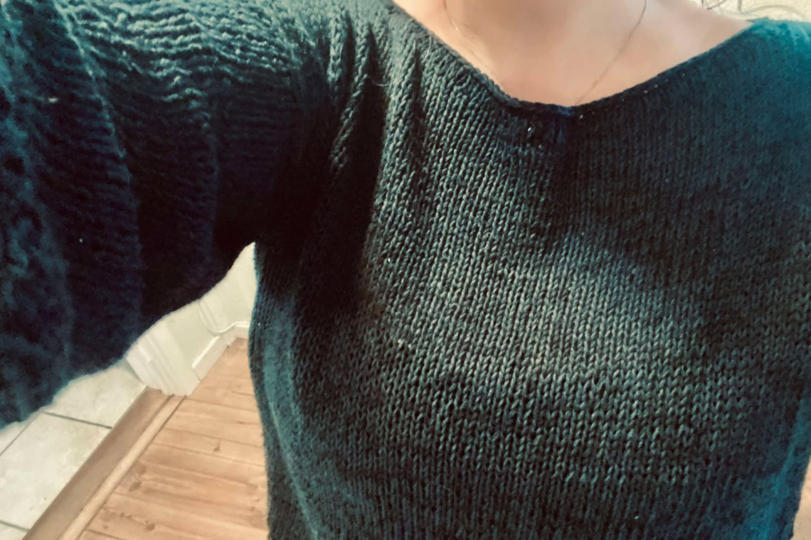 Sevilla Blouse med garn fra Hobbii